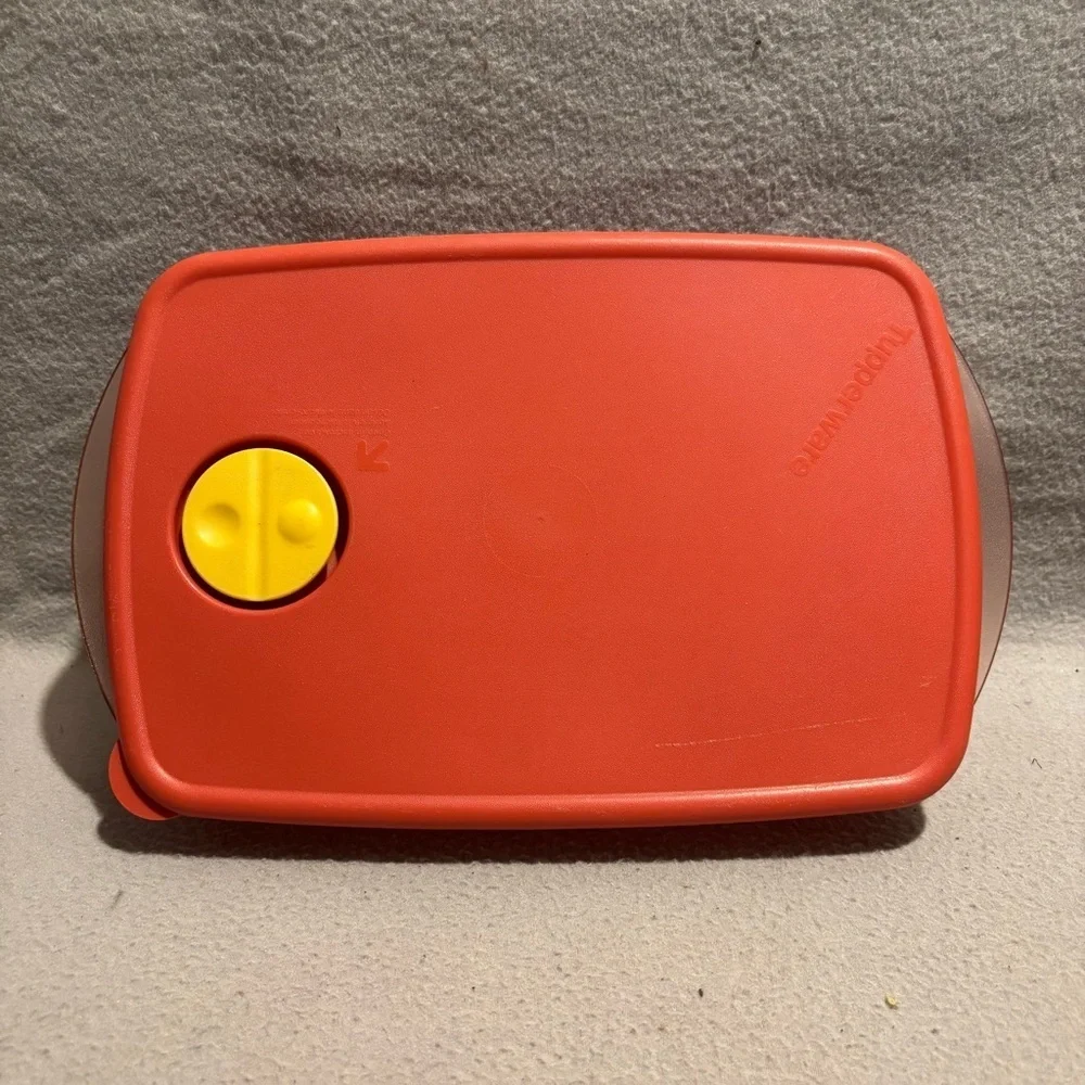 tupperware vent n serve divided dish rectangle food prep orange made in USA